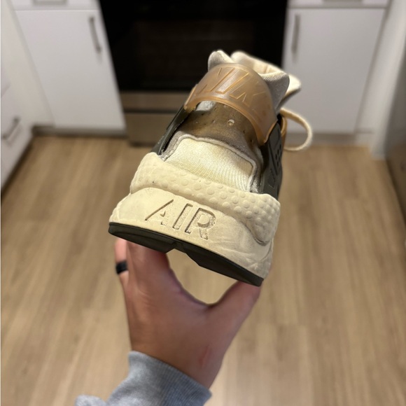 Nike brown huaraches - Picture 3 of 9